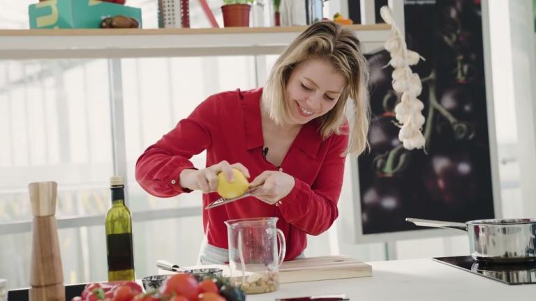 Video Ricetta Peperoni senza semi Angello™ ripieni di hummus piccante
