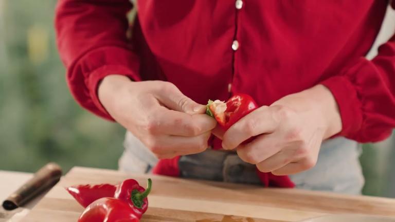 Angello Recept Mango pitloze paprika salsa met kaasnacho’s