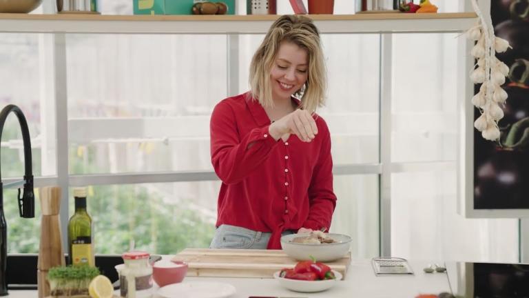 Angello Recept Schuitjes van pitloze paprika met makreelsalade